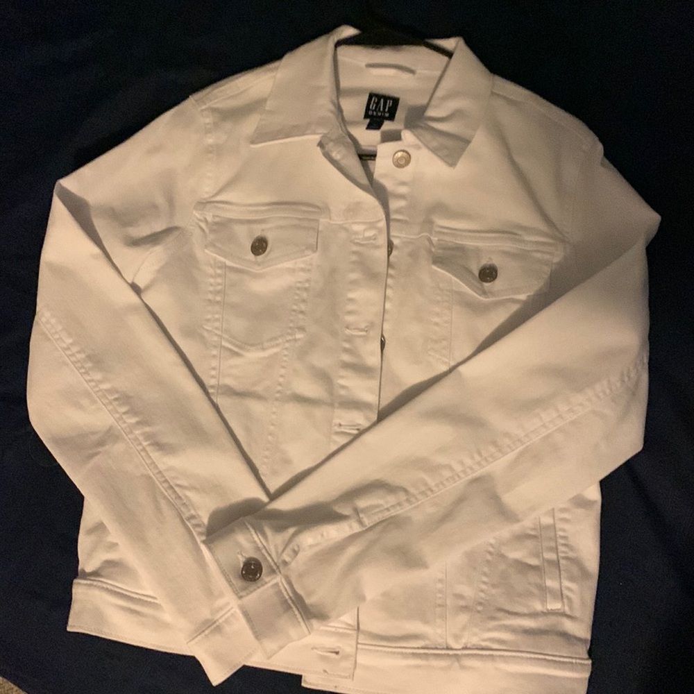 NWOT Gap stretch denim jacket